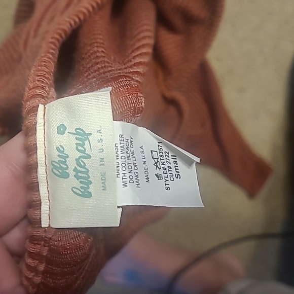 Ribbed Rust Top - Picture 2 of 3